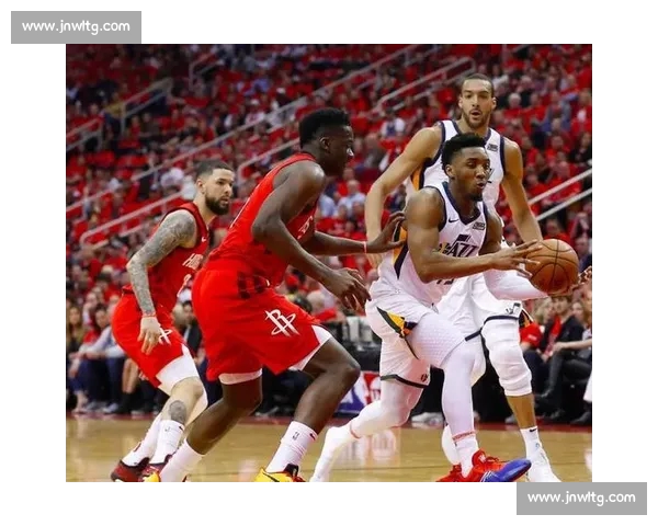 赛后数据全解析：关键球员表现与战术布局细节深度分析